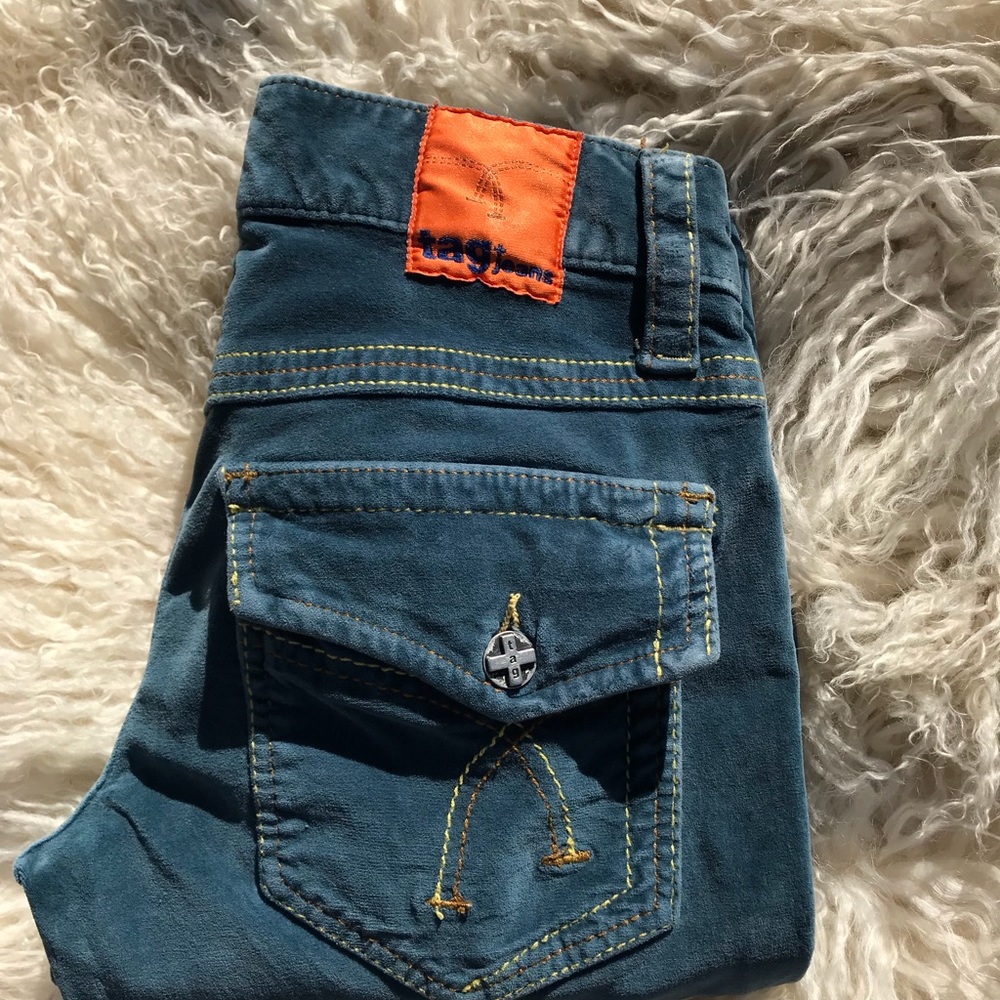 TAG JEANS